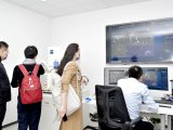 牛津仪器用户参观扫描电子显微镜实验室